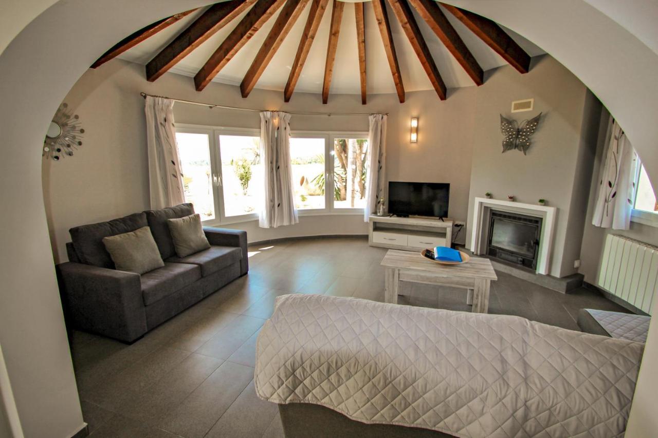 Estrella - With Stunning Views And Private Pool In